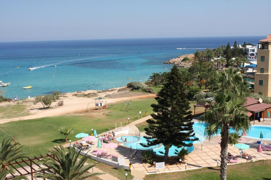 Astreas Beach Hotel Apartments Протарас Екстериор снимка