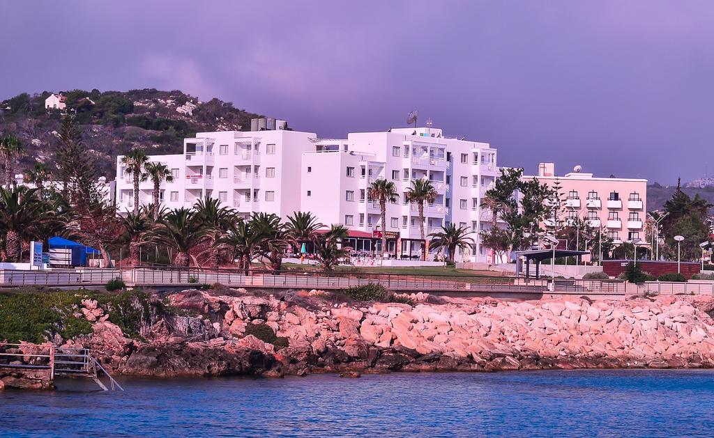Astreas Beach Hotel Apartments Протарас Екстериор снимка