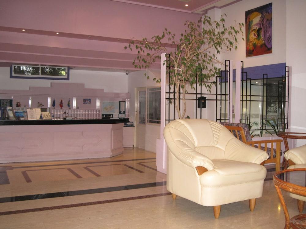 Astreas Beach Hotel Apartments Протарас Екстериор снимка