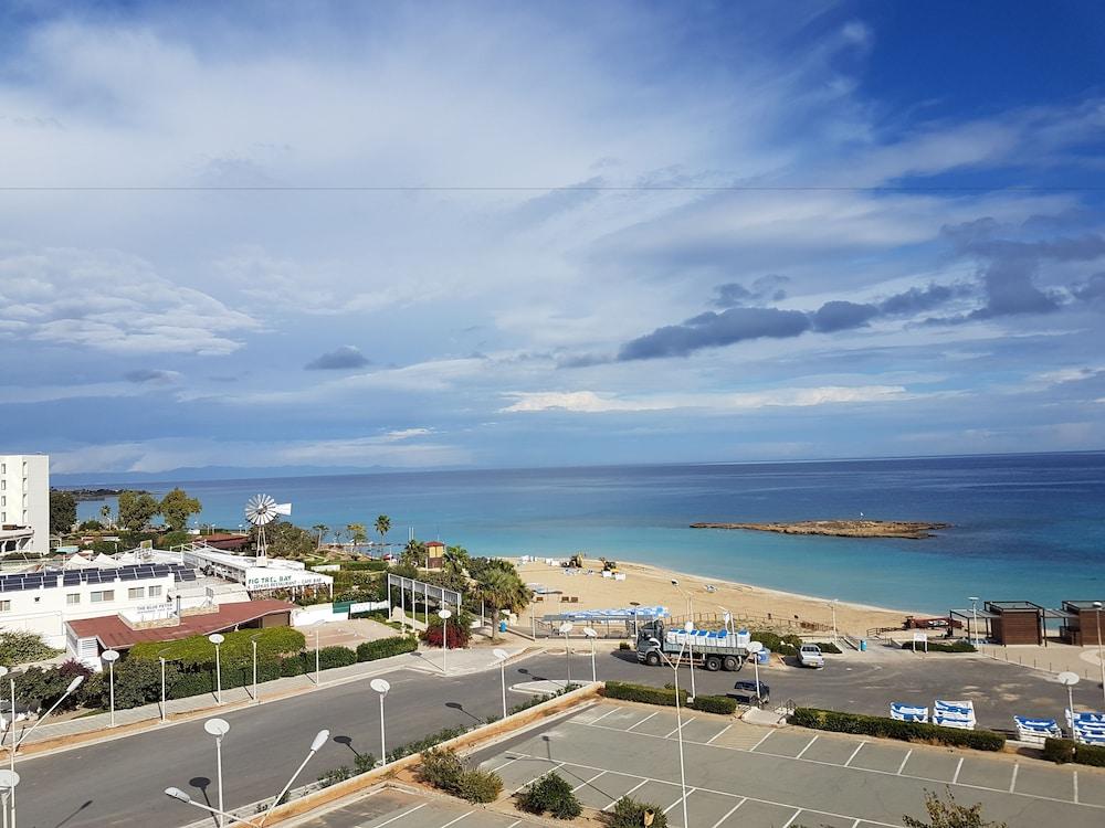 Astreas Beach Hotel Apartments Протарас Екстериор снимка