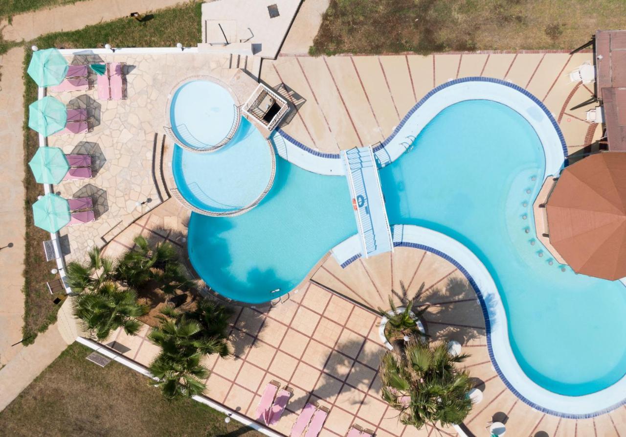 Astreas Beach Hotel Apartments Протарас Екстериор снимка