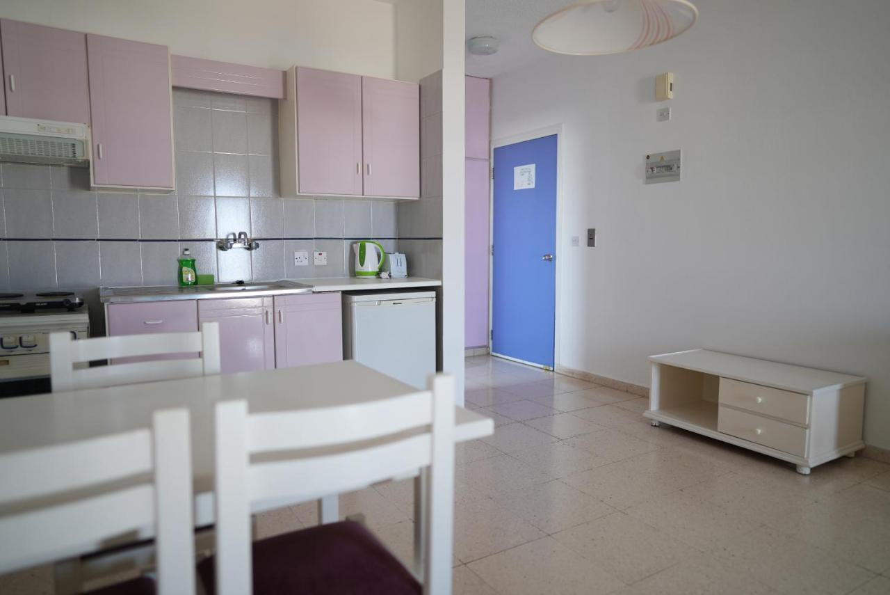Astreas Beach Hotel Apartments Протарас Екстериор снимка