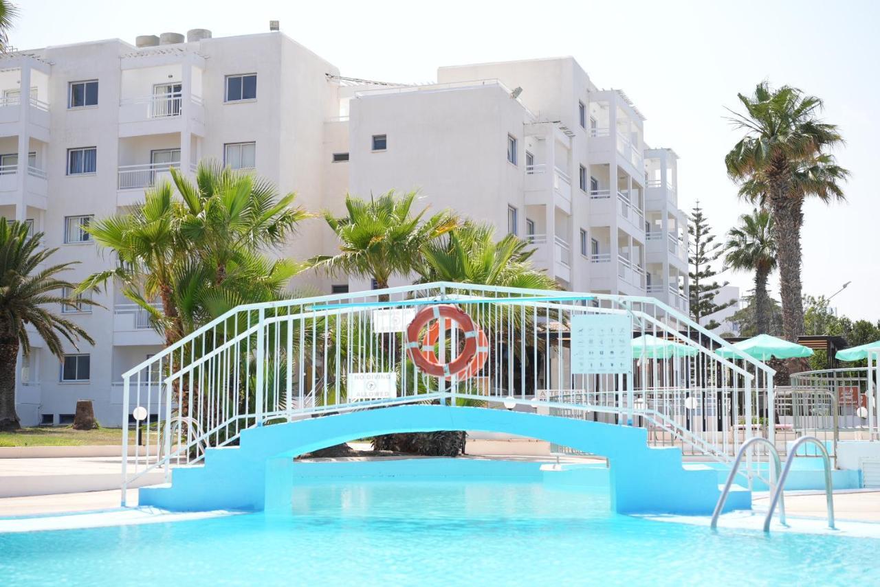 Astreas Beach Hotel Apartments Протарас Екстериор снимка