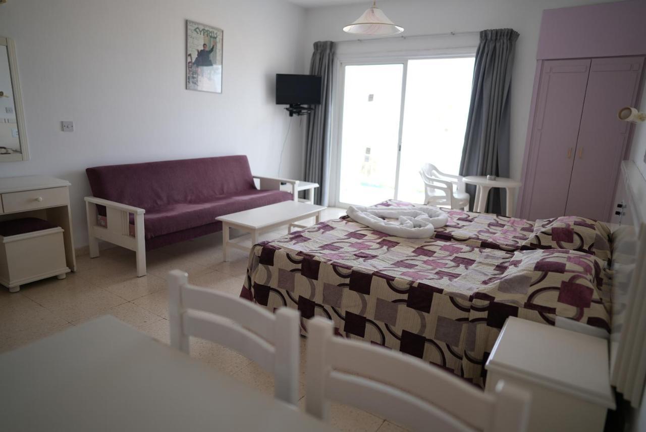 Astreas Beach Hotel Apartments Протарас Екстериор снимка