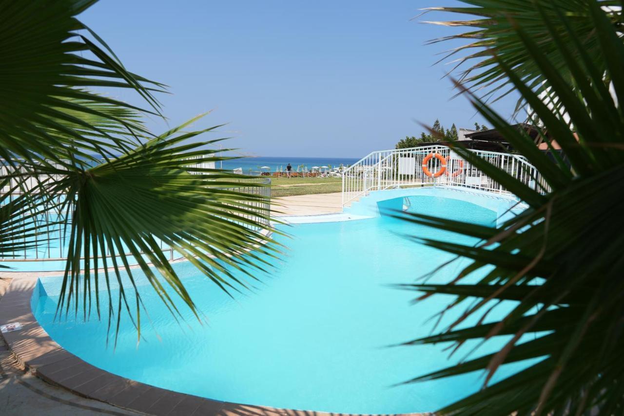 Astreas Beach Hotel Apartments Протарас Екстериор снимка