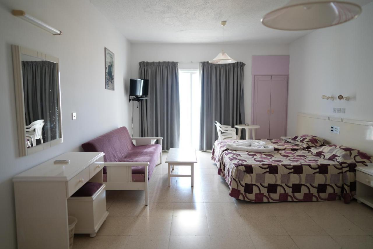 Astreas Beach Hotel Apartments Протарас Екстериор снимка