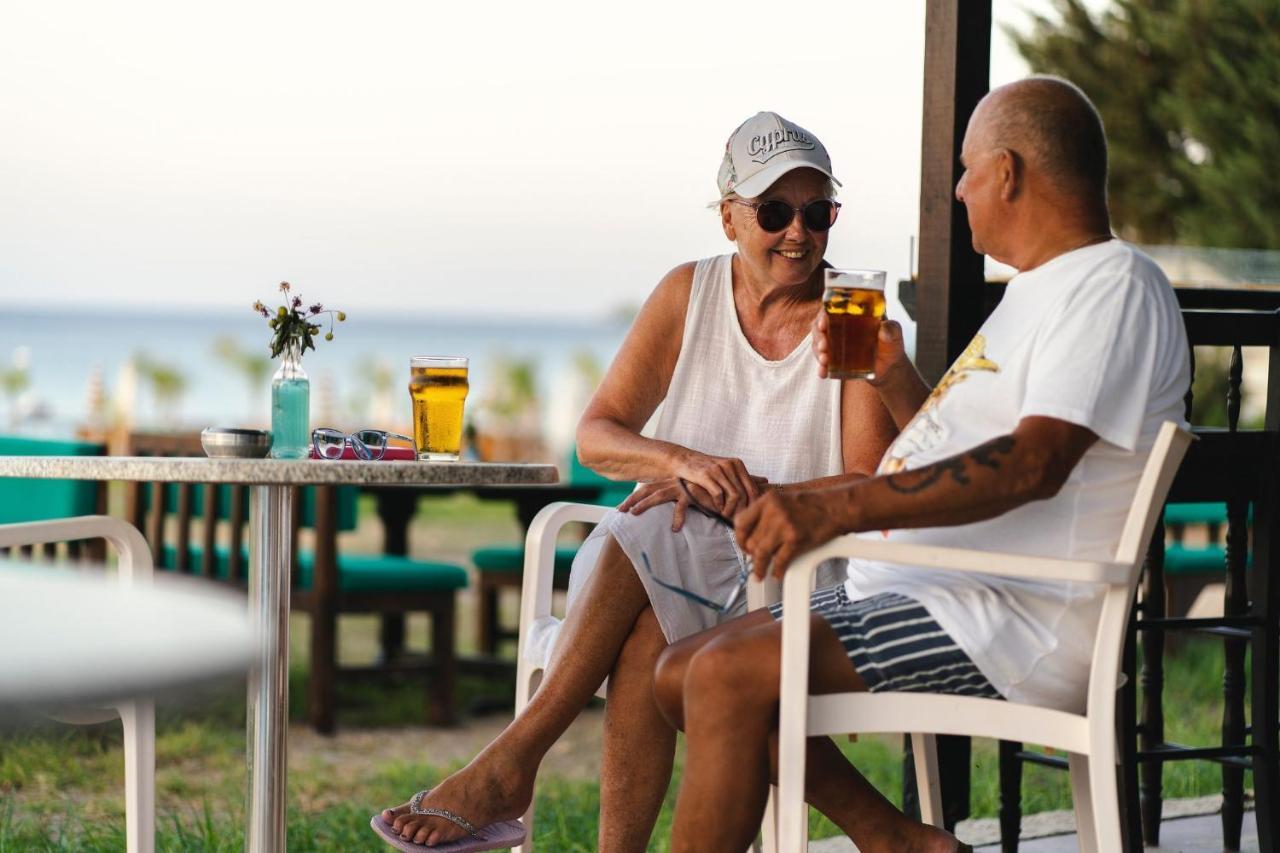 Astreas Beach Hotel Apartments Протарас Екстериор снимка