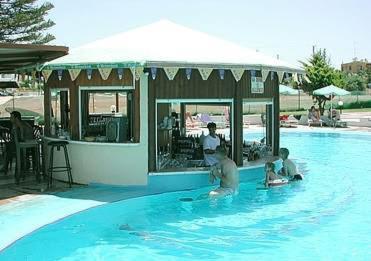 Astreas Beach Hotel Apartments Протарас Екстериор снимка